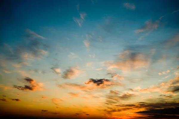 Ljus glödande solnedgången — Stockfoto