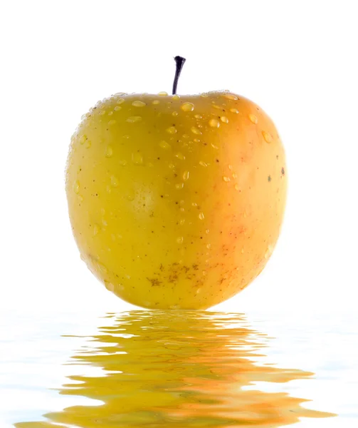 Duże żółte jabłko — Zdjęcie stockowe