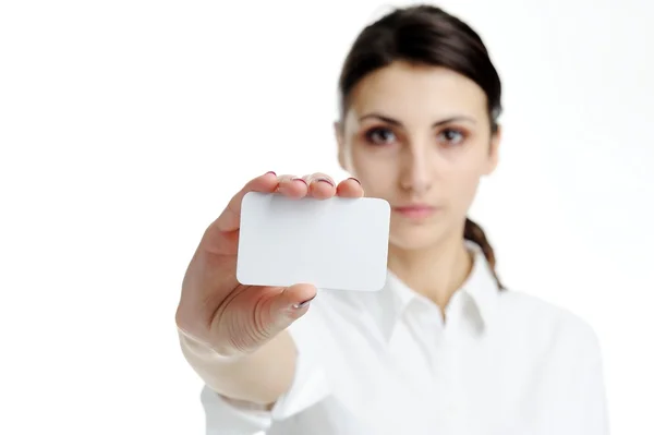 女人在手拿空白 businesscard — 图库照片