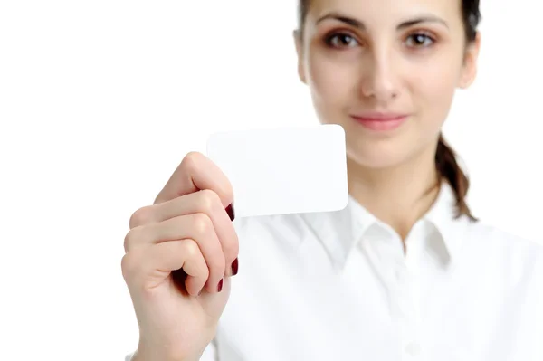Женщина держит в руках чистую визитку. — стоковое фото