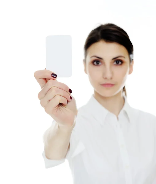 Donna in possesso di biglietto da visita in bianco in mano — Foto Stock