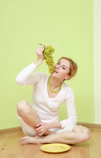 Tasty grapes — Stock Photo, Image