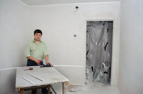 Att göra reparationer i ett rum — Stockfoto