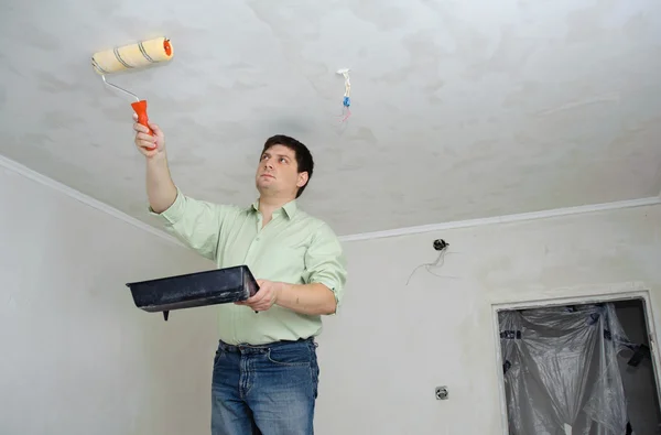 Painting the ceiling — Stock Photo, Image