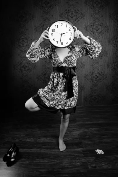 女性・時計 — ストック写真