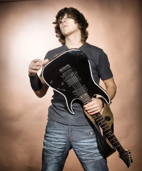 Ember, gitár — Stock Fotó
