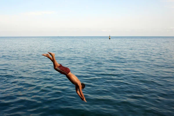 Rapaz saltador — Fotografia de Stock