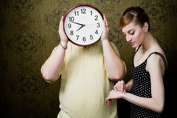 Checking time — Stock Photo, Image