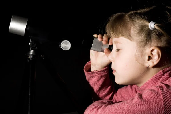 Dziewczyna z teleskopu — Zdjęcie stockowe