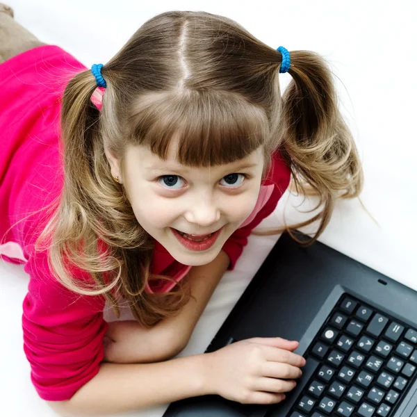 Pretty girl with laptop — Stock Photo, Image