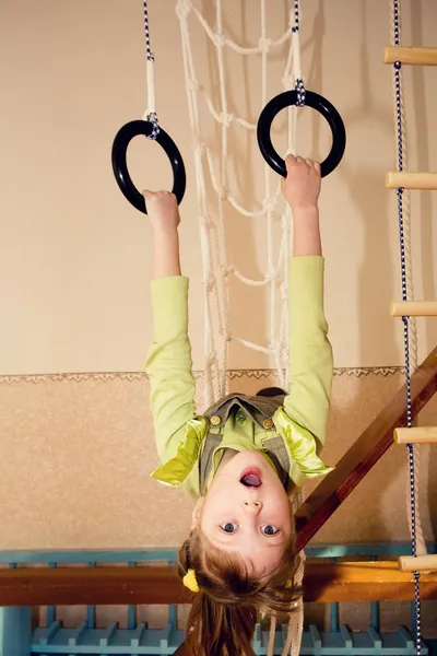 En liten gymnast — Stockfoto
