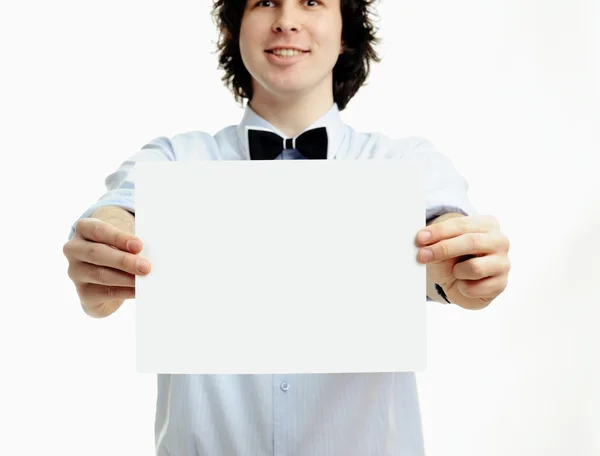 Człowiek pokazano arkusz papieru — Zdjęcie stockowe