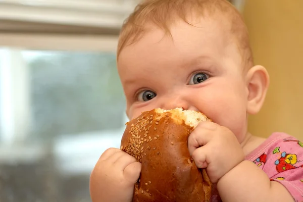 Bebê Comer — Fotografia de Stock