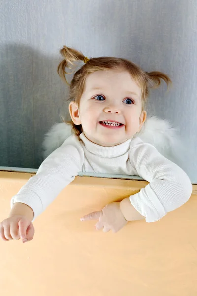 Bebê com asas — Fotografia de Stock