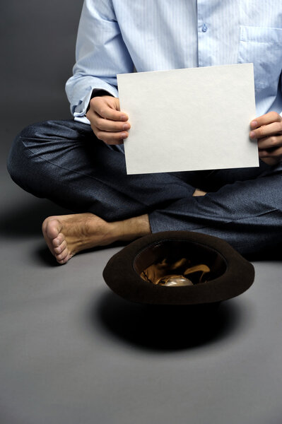 Молодой нищий в шляпе
