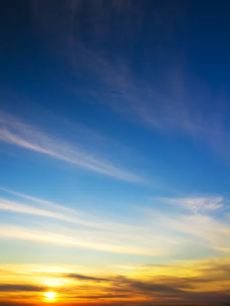 Kvällen himmel bakgrund. — Stockfoto