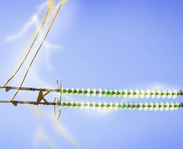 Elektrik hattı mavi gökyüzü — Stok fotoğraf