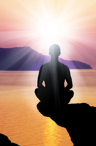 Silhouette der meditierenden Person — Stockfoto