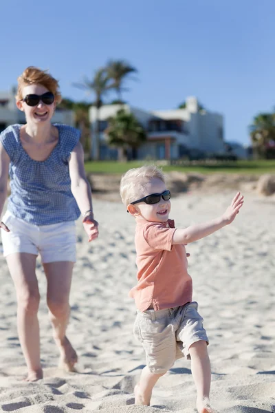 Mother and son at the beach — Stock Photo, Image