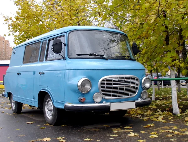 Mavi bir "minivan" — Stok fotoğraf