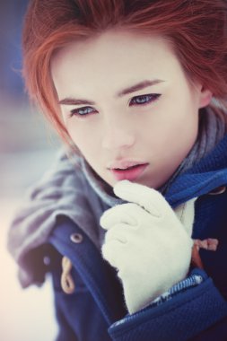 genç kadın kış portresi