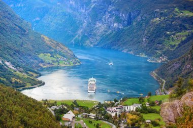 Geiranger fjord clipart