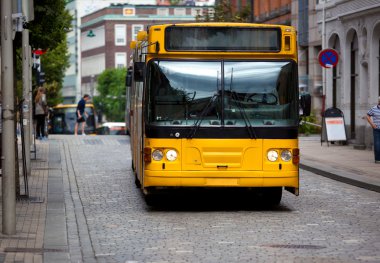 Sarı otobüs