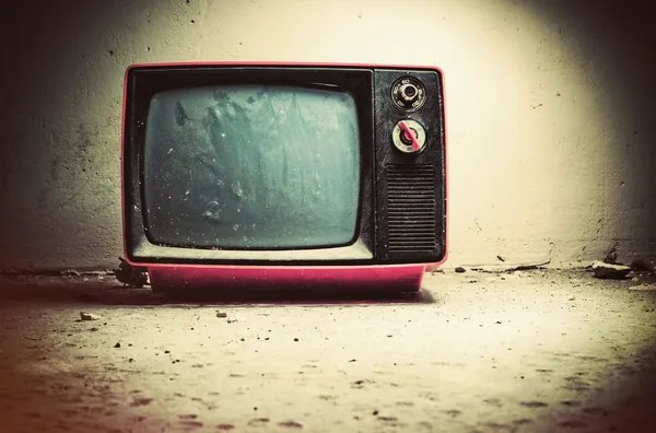 Vecchia TV in camera — Foto Stock