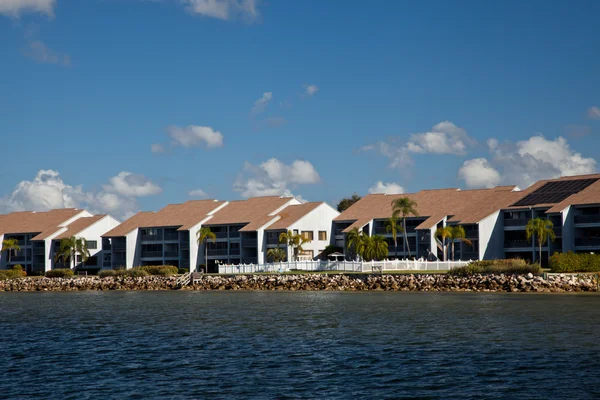 Casas de Resort na praia — Fotografia de Stock