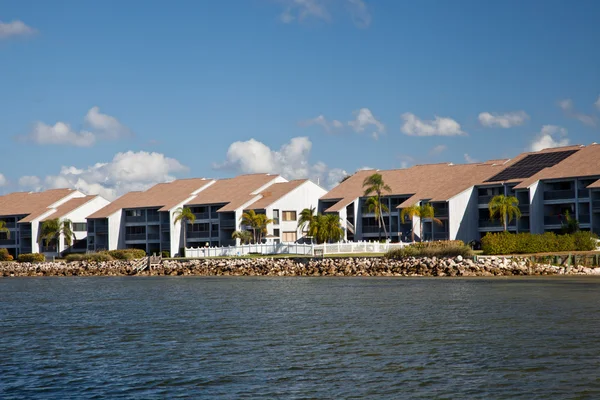 Casas de resort en la playa — Foto de Stock