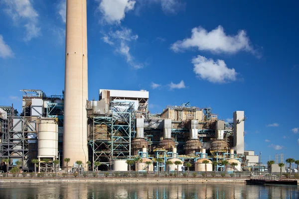 Industrial power plant with smokestack — Stock Photo, Image