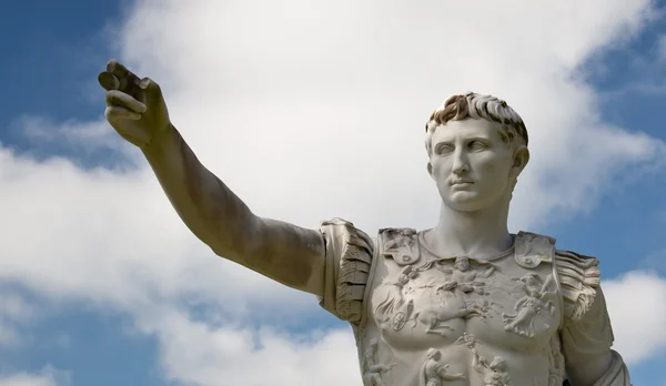 罗马皇帝奥古斯都雕像 — 图库照片