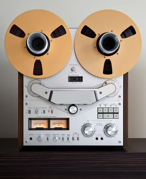 Analog Stereo Open Reel Tape Deck Recorder — Stock Photo, Image