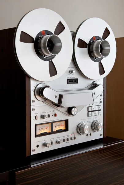 Analog stereo öppna hjul kassettdäck recorder — Stockfoto