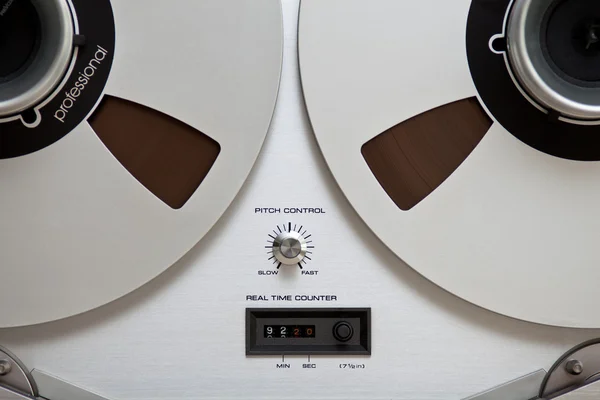 Analogové stereo otevřít válcový magnetofon rekordér — Stock fotografie