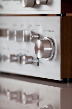 Analog stereo ses ayarı denetimi