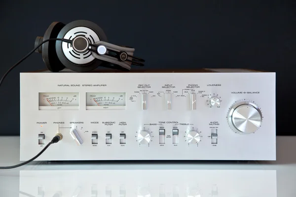 Amplificador Vintage estéreo — Fotografia de Stock