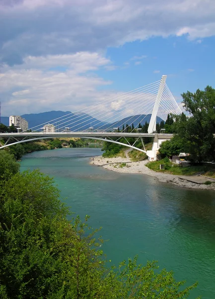 Ponte do milênio em Podgorica, Montenegro — Fotografia de Stock
