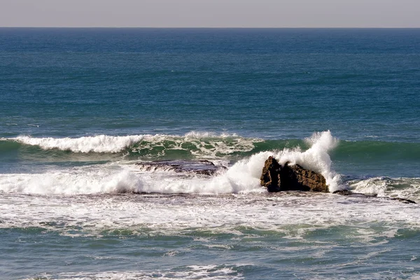 地中海の孤独な岩 — ストック写真