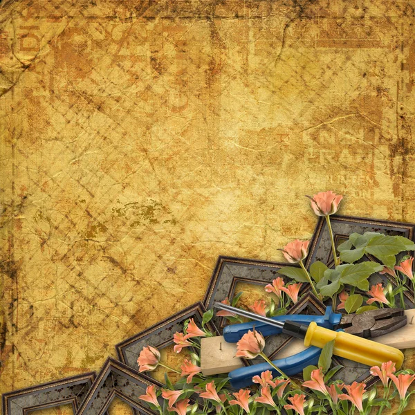 Stary projekt rozdarty papier z kwiatów i instrumentów — Zdjęcie stockowe