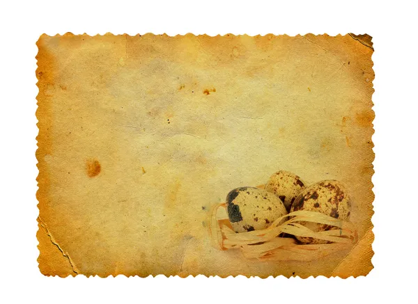 Grunge vyřezávané Pohlednice s vejci na velikonoční oslavu na drobet — Stock fotografie