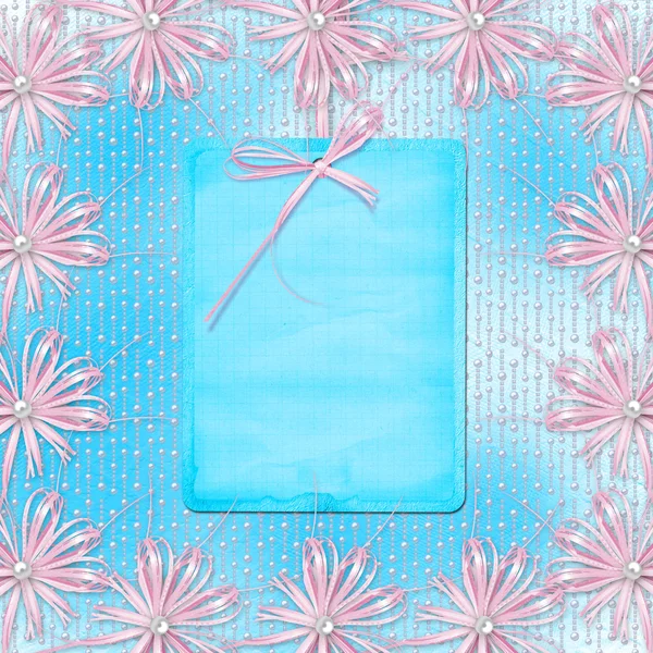 Tarjeta azul para invitación o felicitación con lazo rosa y costilla —  Fotos de Stock