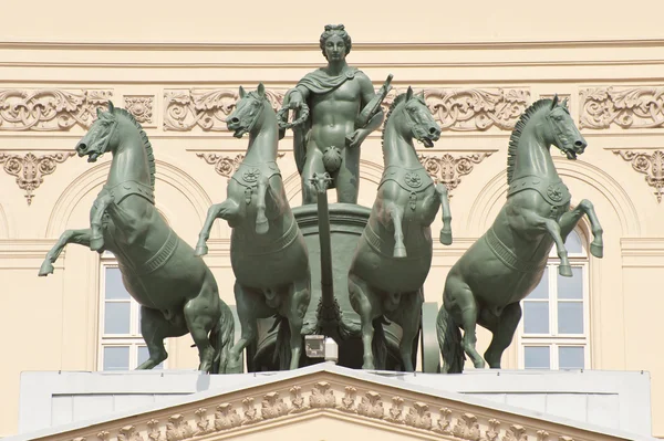 Sculptuur van het bolshoi theater — Stockfoto