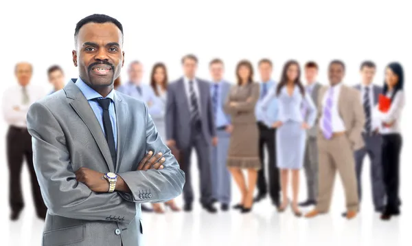 Líder e sua equipe, Jovem negócio atraente com foco apenas em empresária no meio — Fotografia de Stock