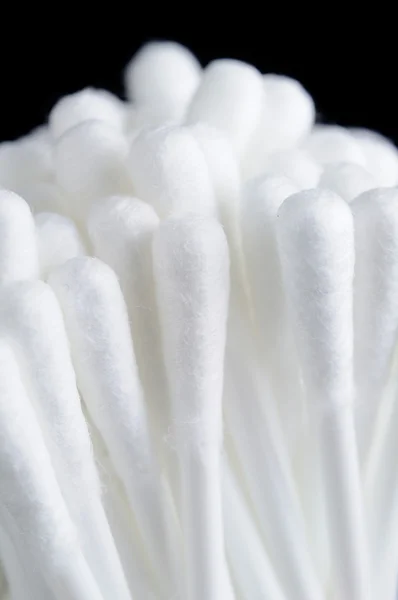 Beyaz pamuk tomurcukları (pamuk temizleme bezi veya kulak tomurcuklu) — Stok fotoğraf