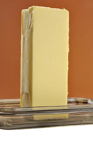 Masło na butterdish — Zdjęcie stockowe