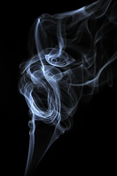 Fumo bianco su sfondo nero — Foto Stock