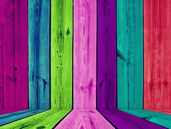 Раскрашенная разноцветная деревянная комната — стоковое фото