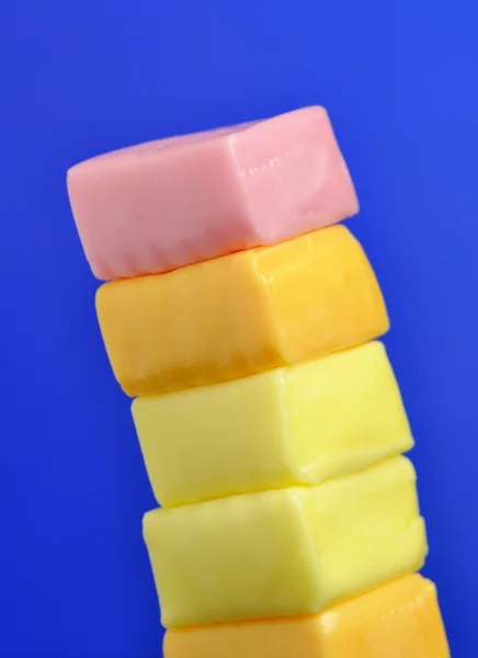 ジューシーなフルーツ歯ごたえのお菓子のスタック — ストック写真