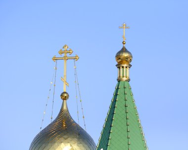 Rus Ortodoks Kilisesi ile kubbeleri haçlar